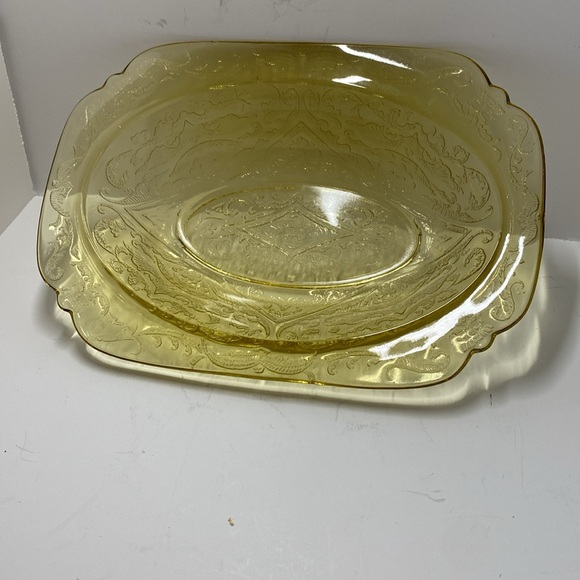 Oval Vegetable Serving Bowl, Yellow Depression Glass Madrid by Federal Glass - Picture 2 of 9